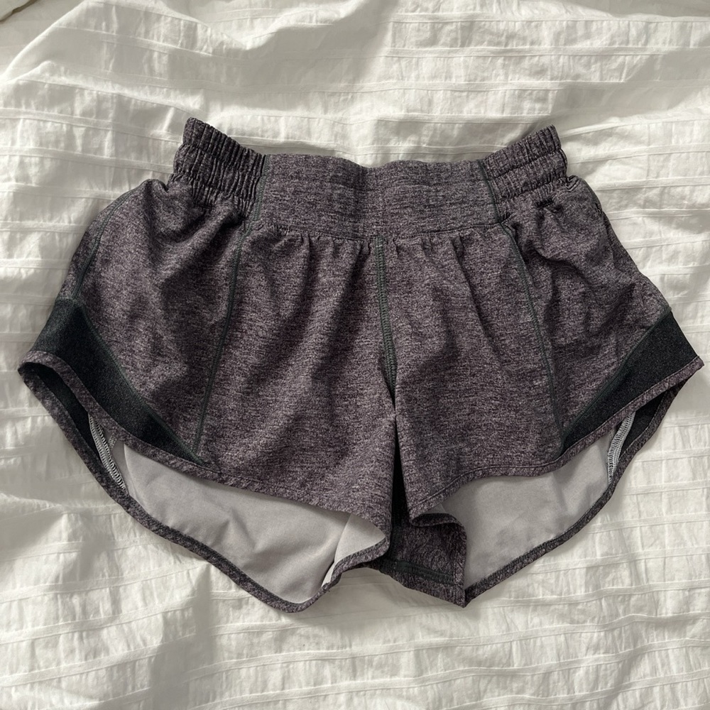 Lululemon Heather Lux Multi Black/Heather hotty hot shorts size 2 2.5” inseam